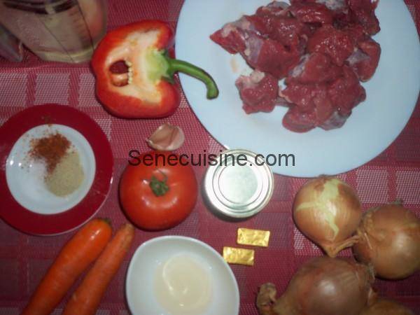 Ingrédients Boeuf sauce tomate ou thiou yapp